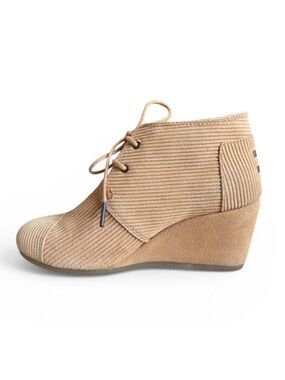 TOMS Suede Corduroy Wedge Ankle Booties Tan Lace Up Comfort Size 7